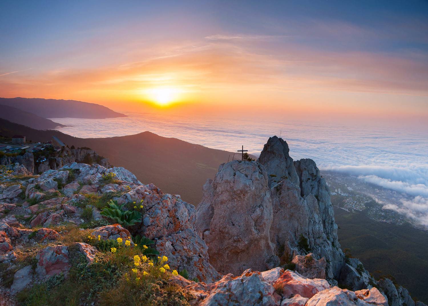 ай-петри, зубцы ай-петри, мартьян, весна на ай-петри, могаби, черное море, ялта, крым, крымские пейзажи, ялтинский залив, аю-даг, Serge Titov