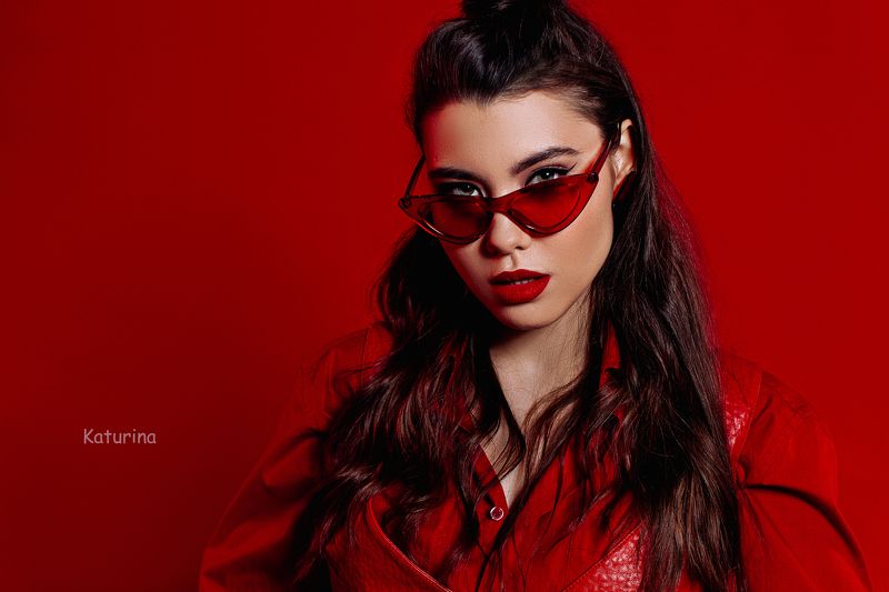 фотография, портрет, портретная фотография, девушка в красном, red, женская красота red фото превью