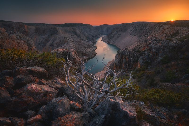 zrmanja, croatia, landscape, sunset, river, sky, canyon, rock, wood  zrmanja фото превью