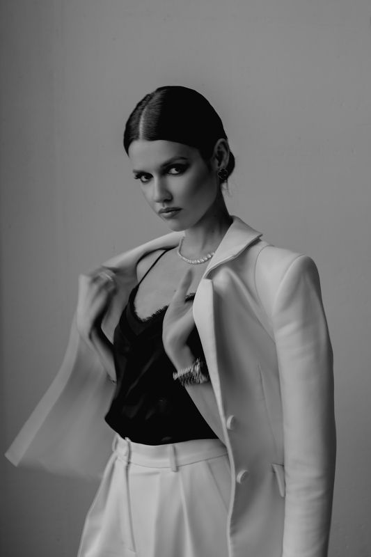 портрет, девушка, чб, владивосток  фото превью