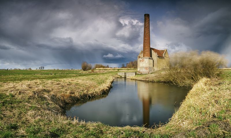 sky, cloud, old, poland, elewator, rain Old steam pump station фото превью