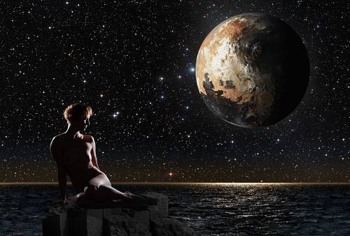 Плутон над Тихим океаном