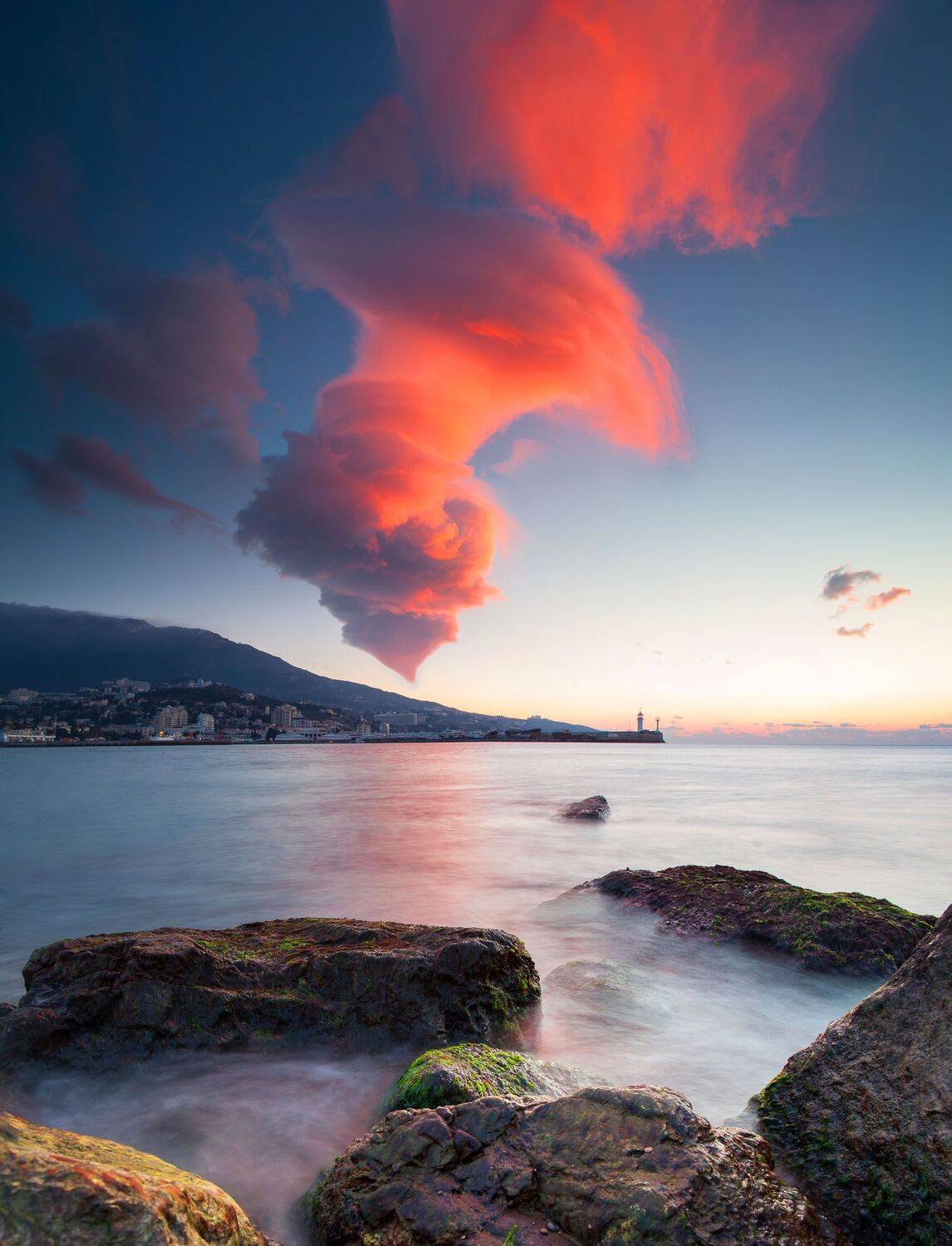 ялта, набережная, крым, набережная, черное море, ялтинский маяк, маяк, набережная ленина, ялтинский залив, мартьян, мыс мартьян, Serge Titov