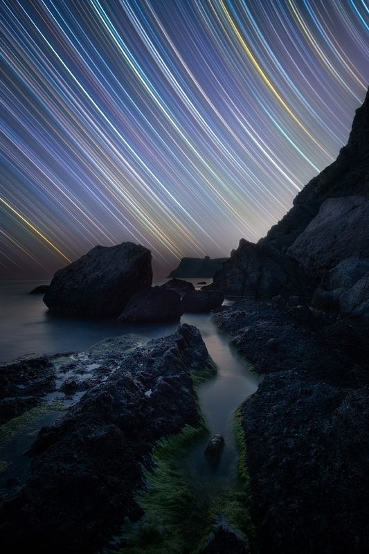 ночь, звезды, астро, звездные треки, startrails, треки, крым, юбк, черное море, балаклава, весна Когда Звезды расчерчивают Небо фото превью