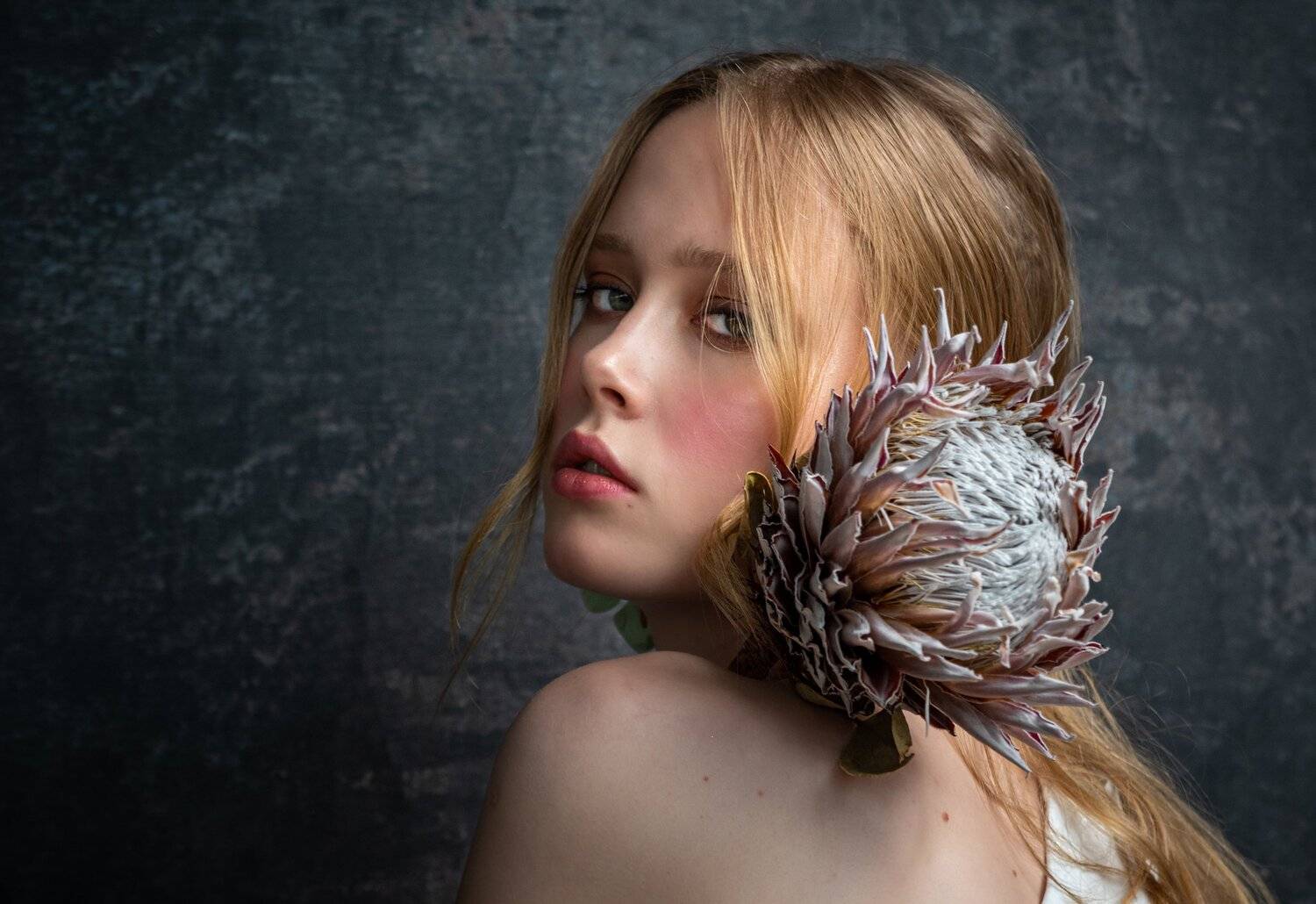 flower,dry,dried,woman,girl,portrait,  Mykhailo