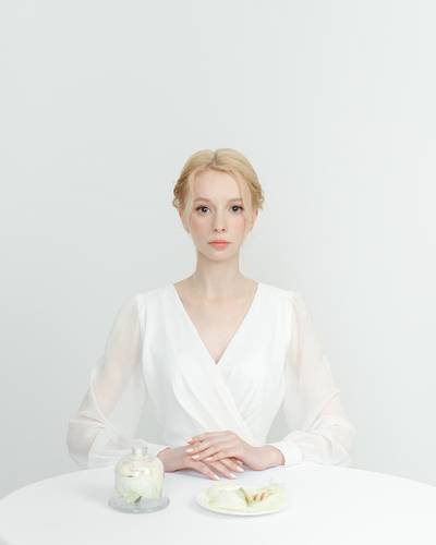 WHITE SWAN