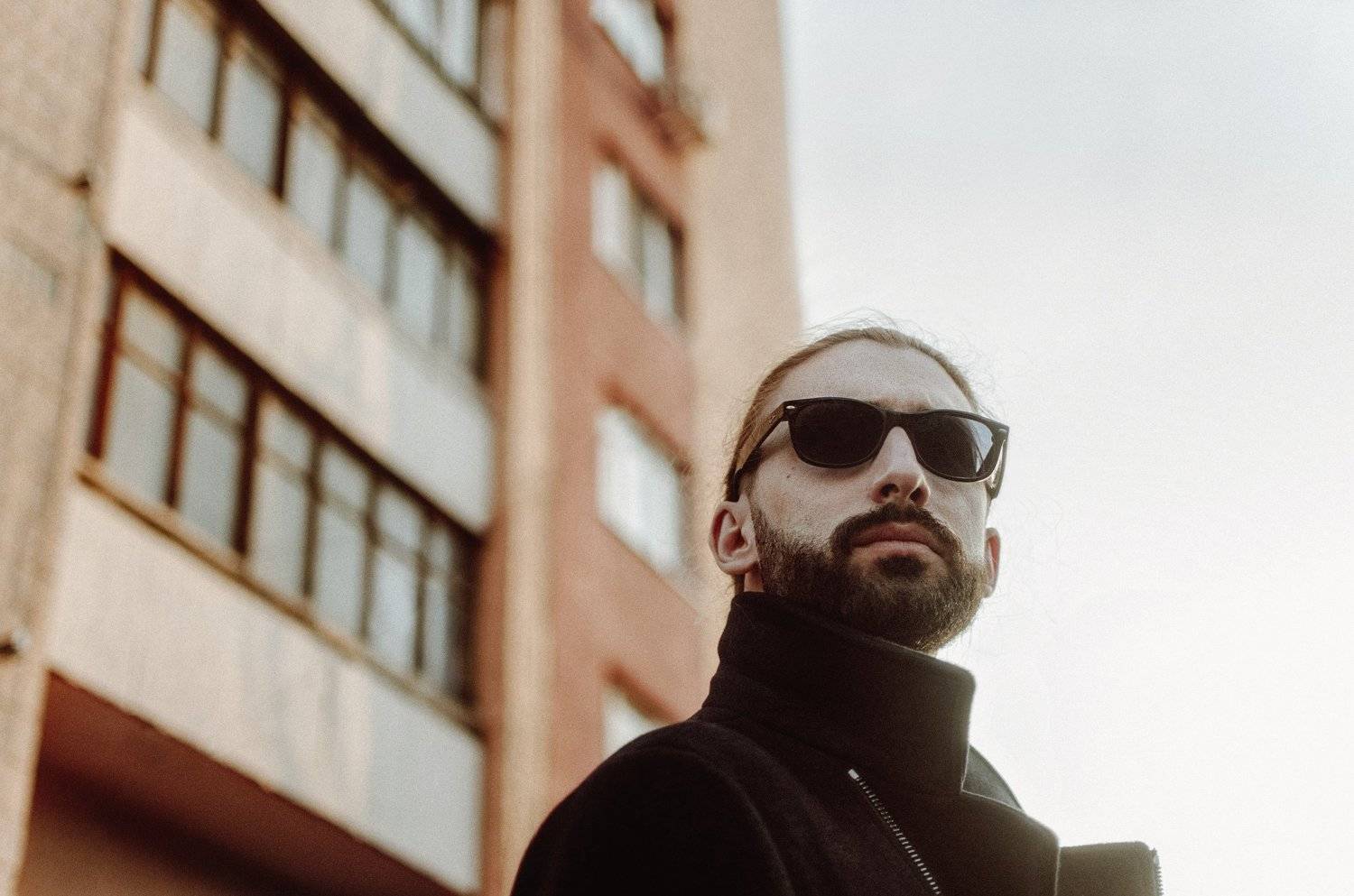 Under the April Sun. Автор: Виталий Шевченко , Виталий Шевченко