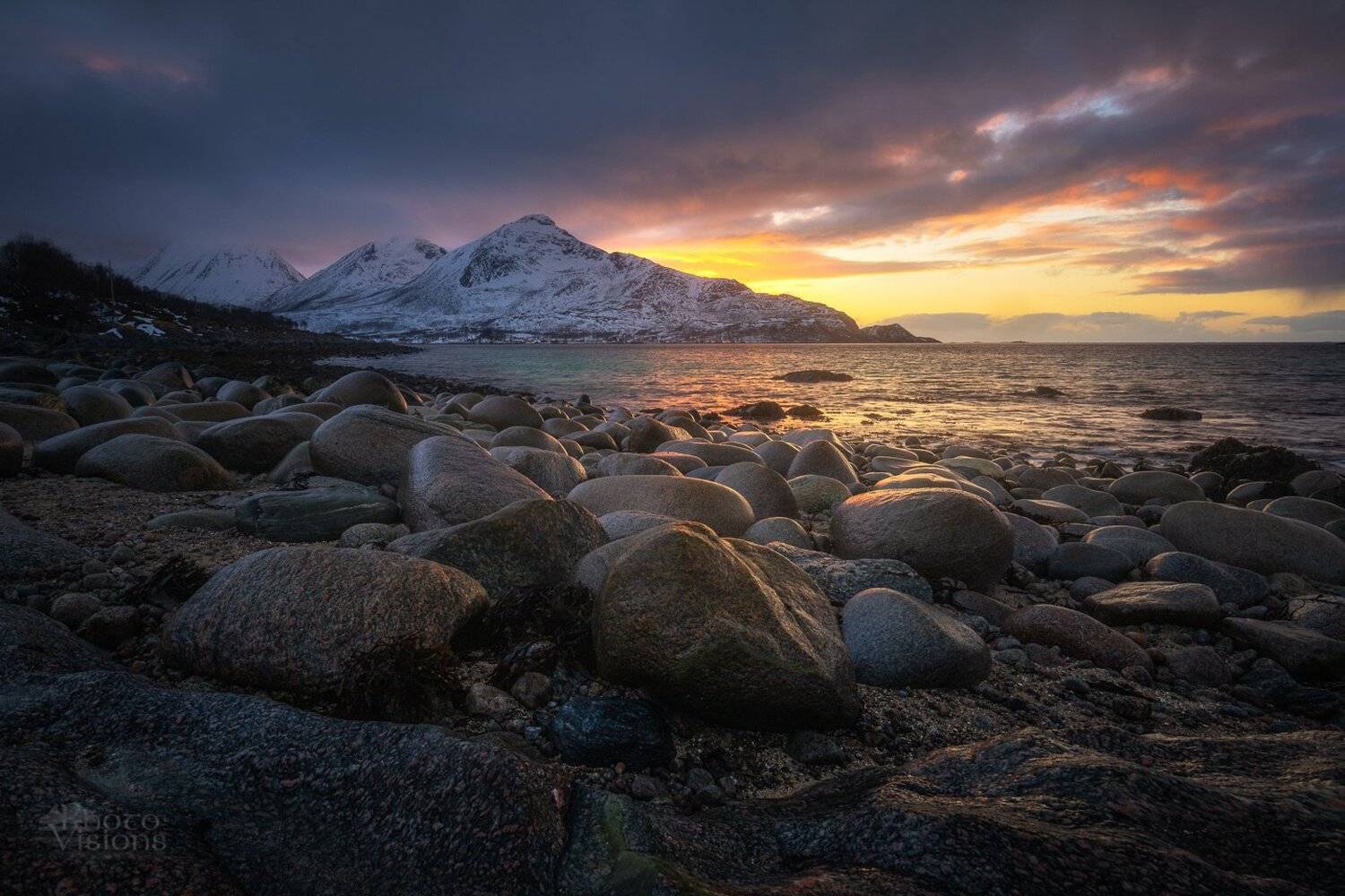 sunset,mountains,north,norway,shoreline,coast,seascape,landscape,evening,springtime,arctic,, Adrian Szatewicz