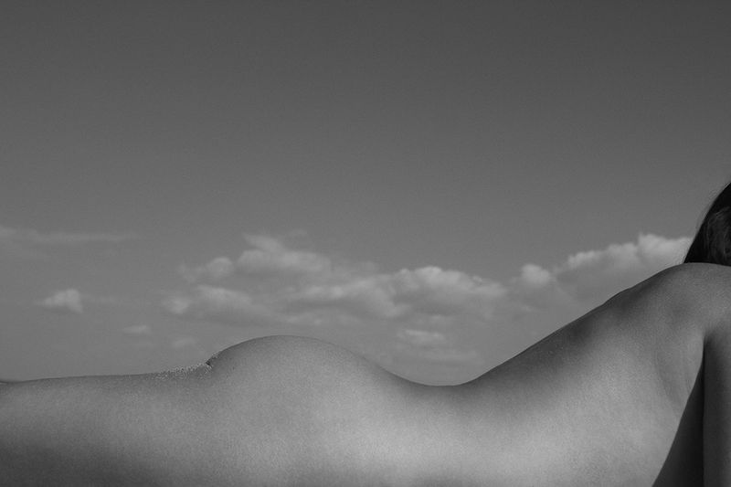 art nude, nude, fine art nude, bw nude, estet mf, minimalism nude, nude in the landscape, bw nude photo fragments of the landscape 11 фото превью