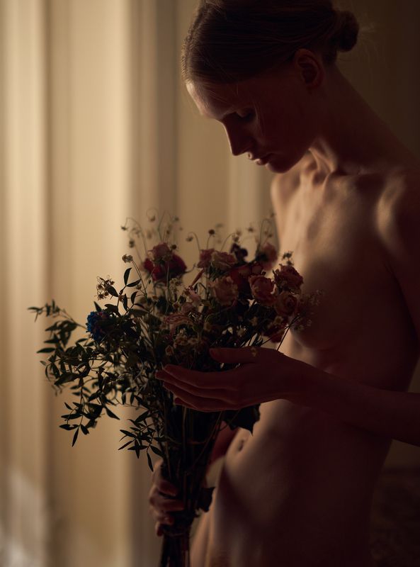 girl, nude, naked, flower, flowers, dark, saint-petersburg, at home, lamp, lamp light, night,  Ann фото превью