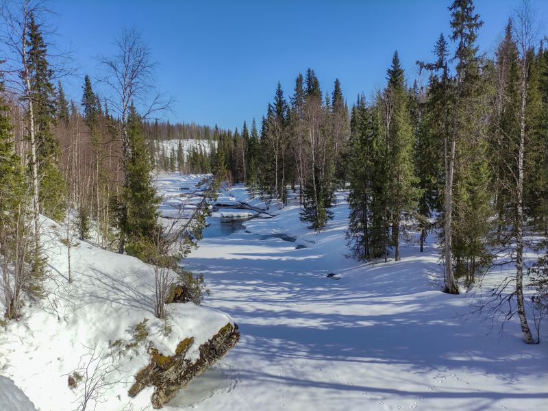 На весенних скалах Джинтуя фото превью
