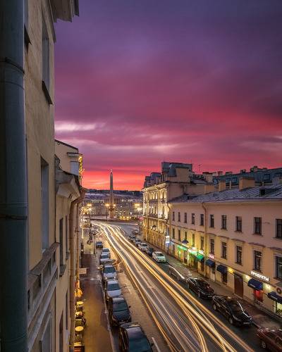 Вид на Площадь Восстания с Гончарной улицы