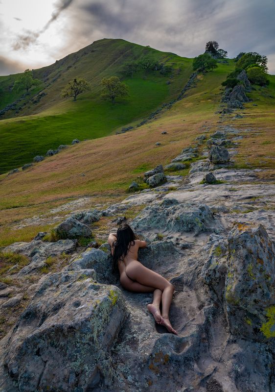 nude wild outdoor fine art China Wall фото превью