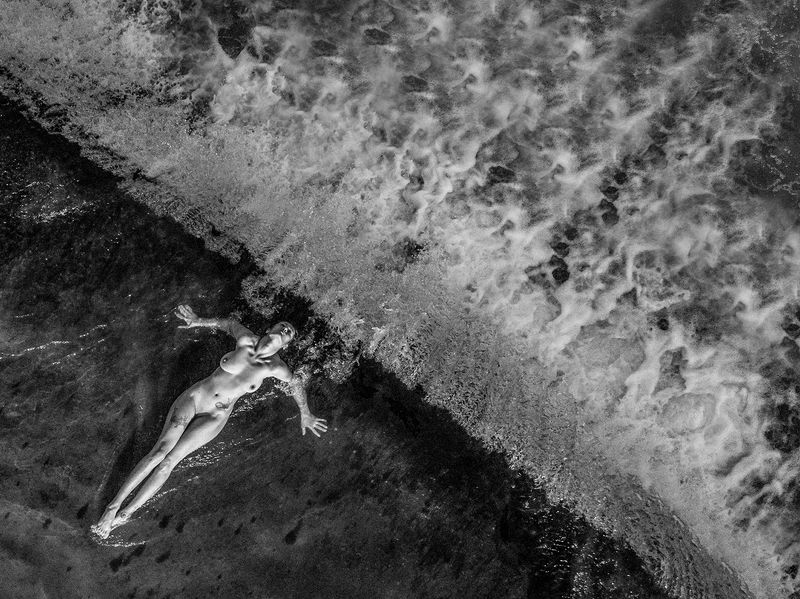 girl, nude, water, lay Fall фото превью