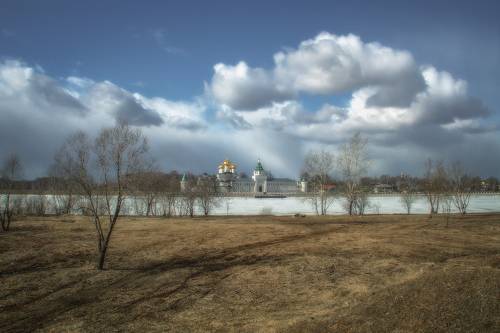 Апрель