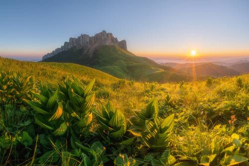 Рассвет у большого Тхача