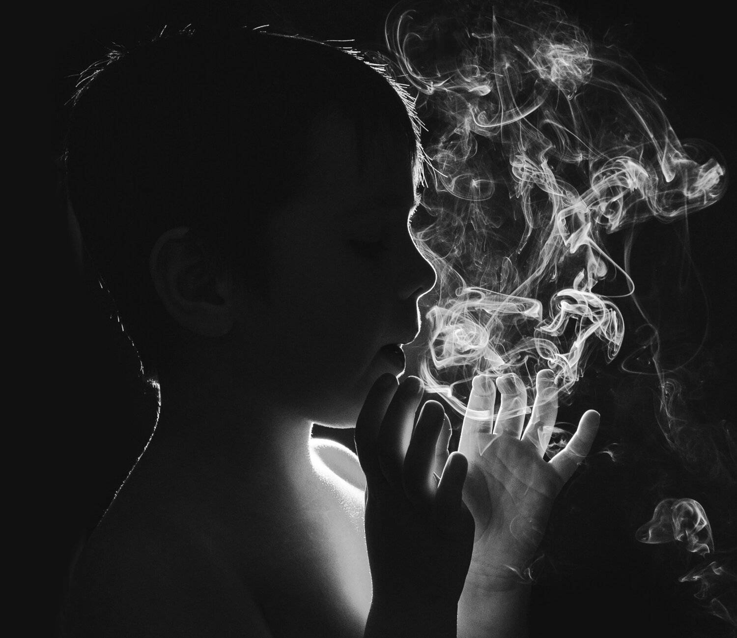 ребёнок,дым,игра,чёрно-белое,силуэт,контур, Владимир Володин