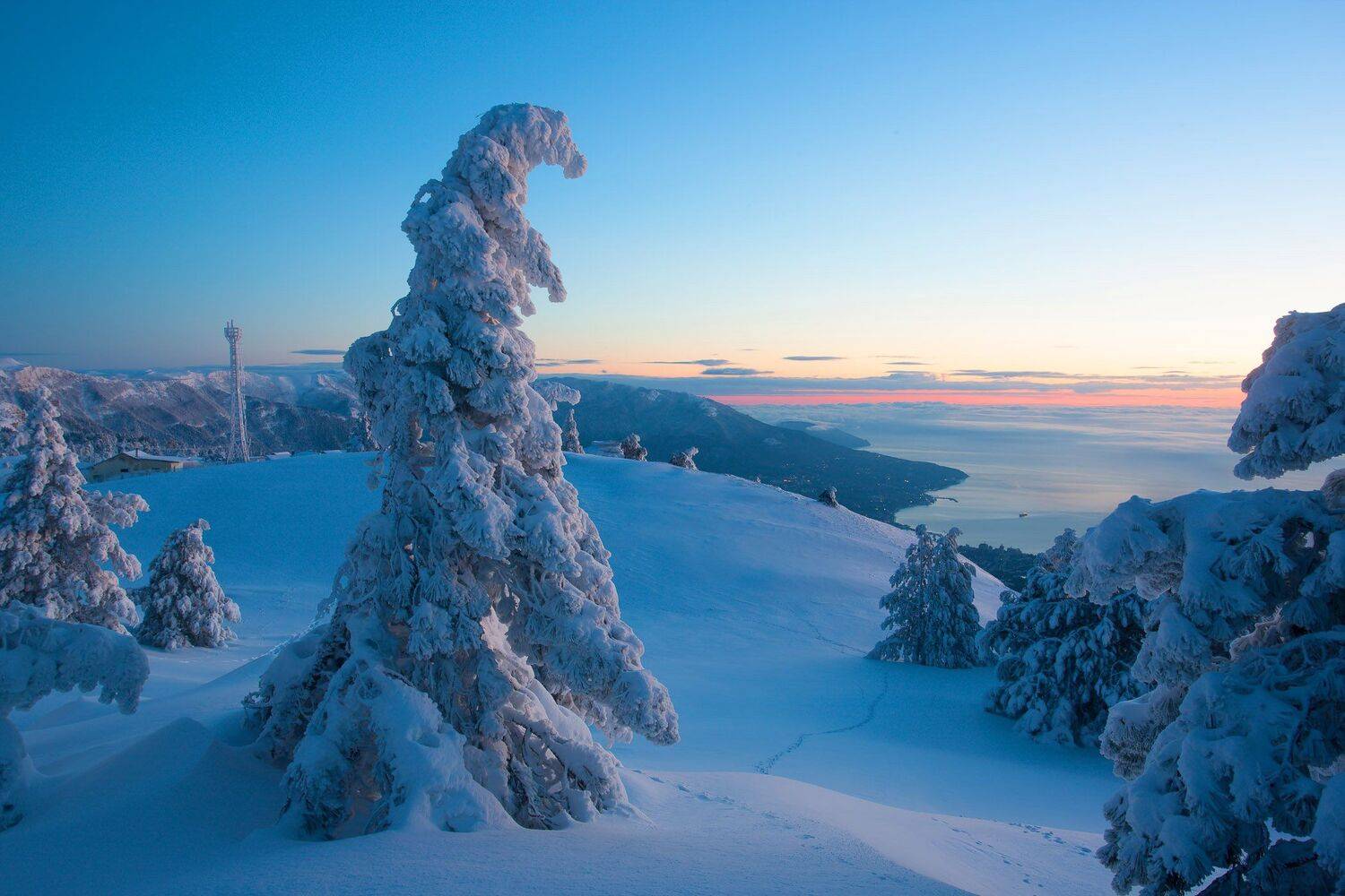 ай-петри, зубцы ай-петри, зима на ай-петри, мартьян, могаби, черное море, ялта, крым, крымские пейзажи, ялтинский залив, Serge Titov
