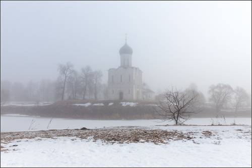 Туман ещё держался