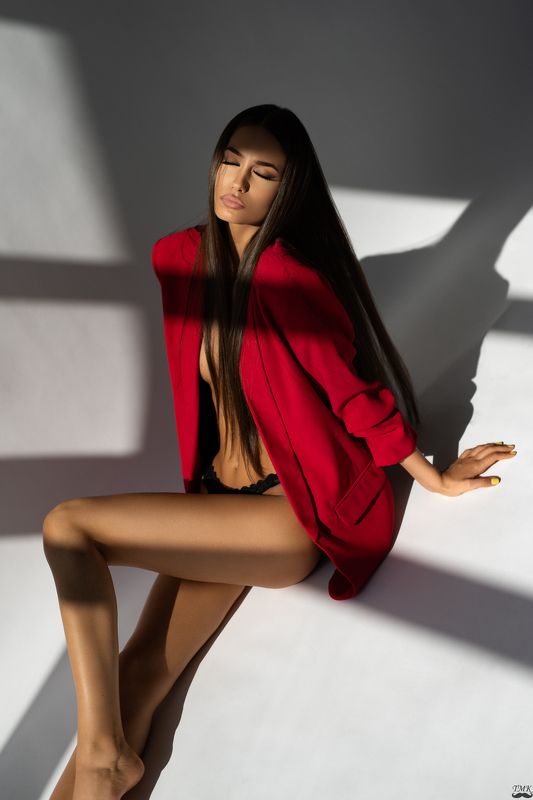 portrait, studio, fashion, jacket, people, beauty, nikon, natural light, style, girl, brunette red hot chili pepper фото превью