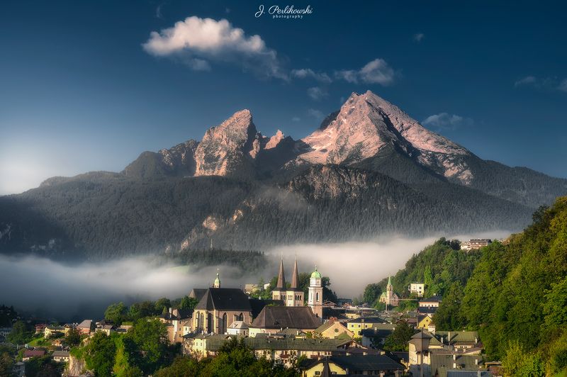 Misty mountains фото превью