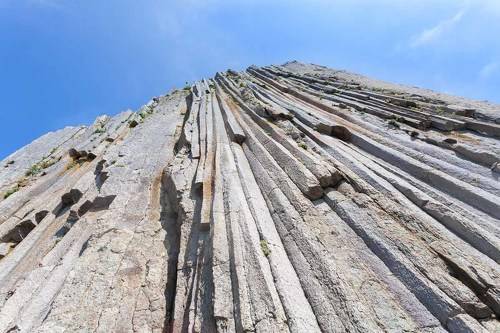 Орган. Мыс Столбчатый, остров Кунашир, Курильские острова.