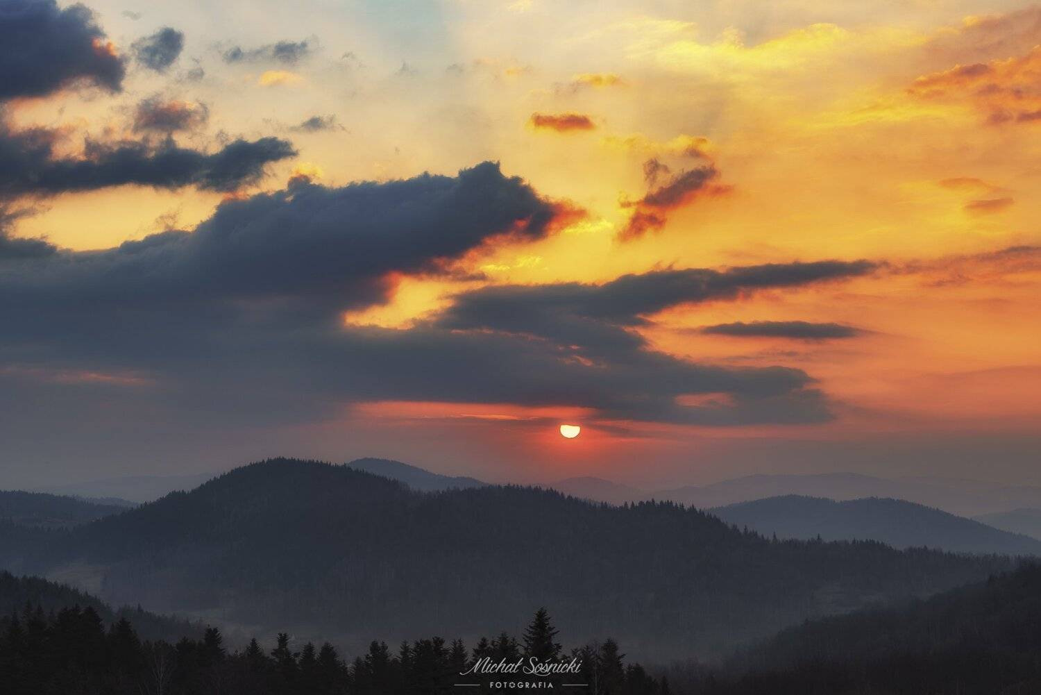#poland #zawoja #sunrise #beskids #clouds #sky #benro #benq #pentax, Michał Sośnicki