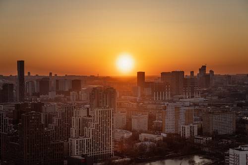 Апрельский закат над Москвой