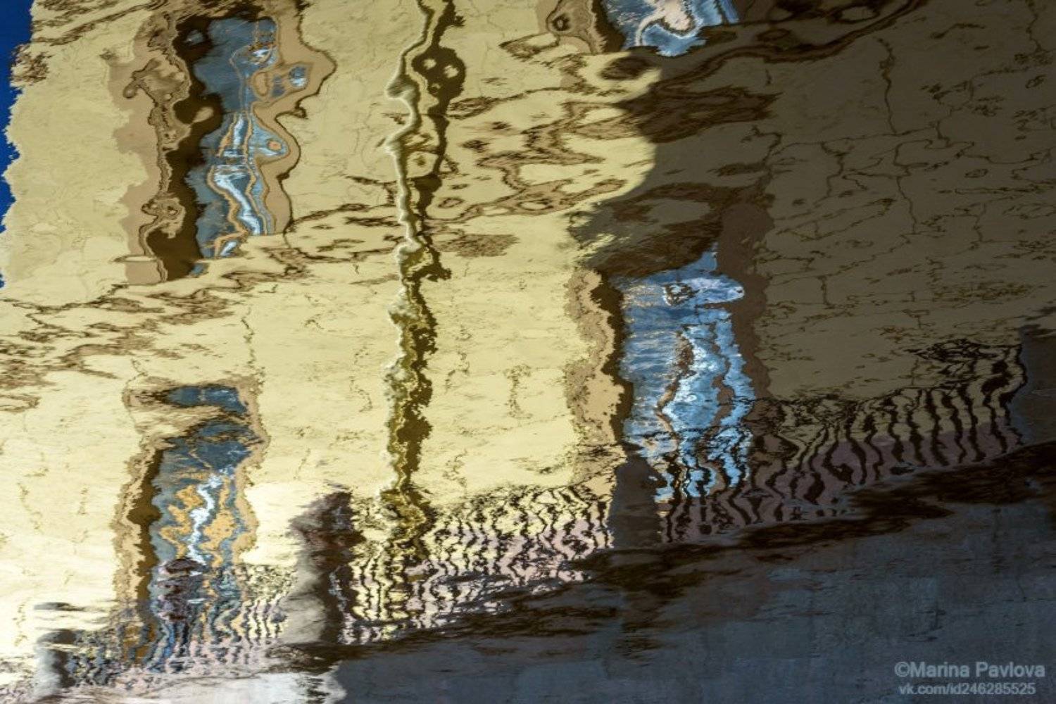 абстракция, акваабстракция, акваграфика, отражения на воде, парейдолия, зимнняя канавка, весенние отражения, петербургские акварели, nikon, Марина Павлова