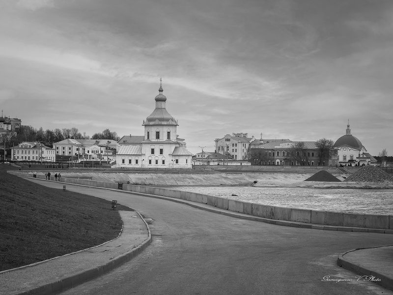 У залива фото превью