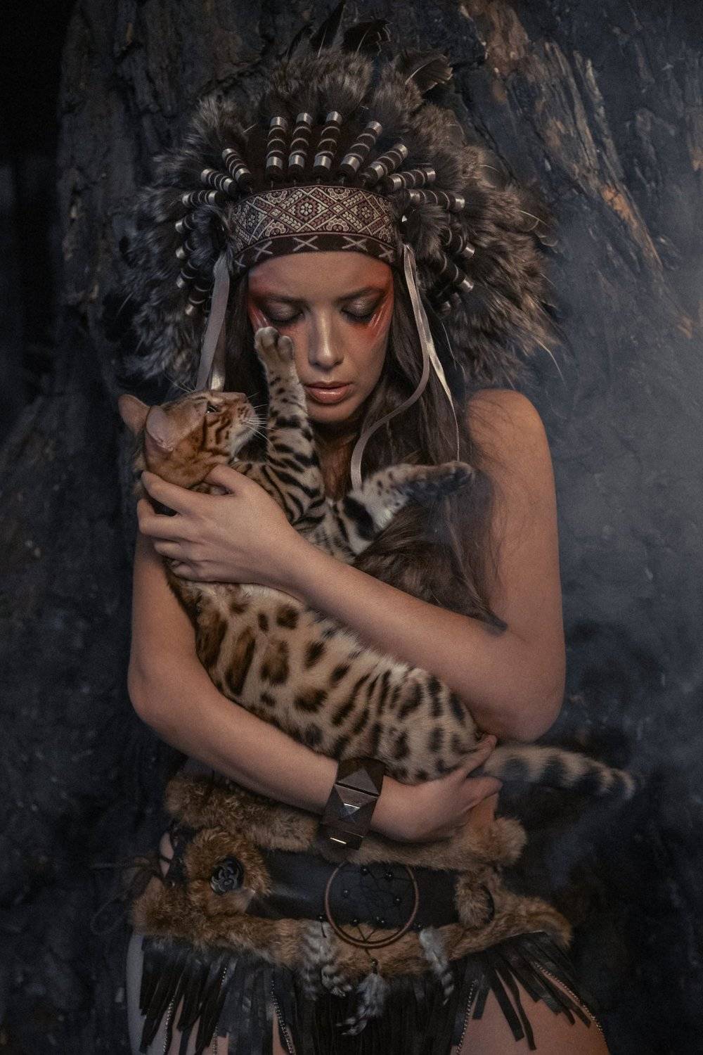 девушка, кошка, индеец, Алексей Бубнов