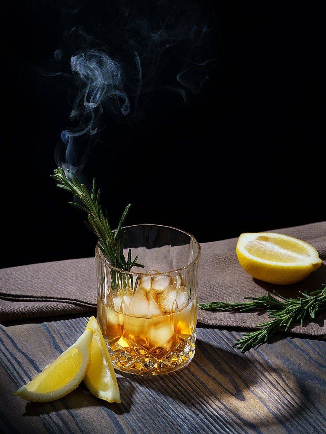 виски, коктейль, напитки, дым, розмарин, лимон, натюрморт, фудфото, предметка, ЯR Ольга
