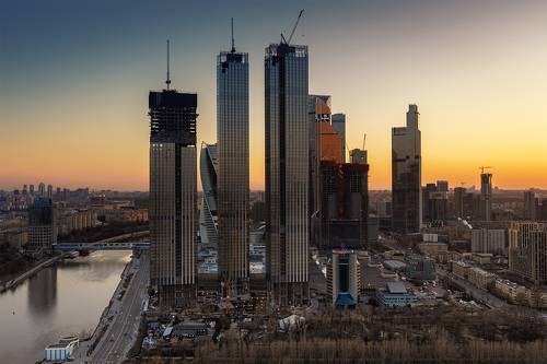 Москва-Сити строится