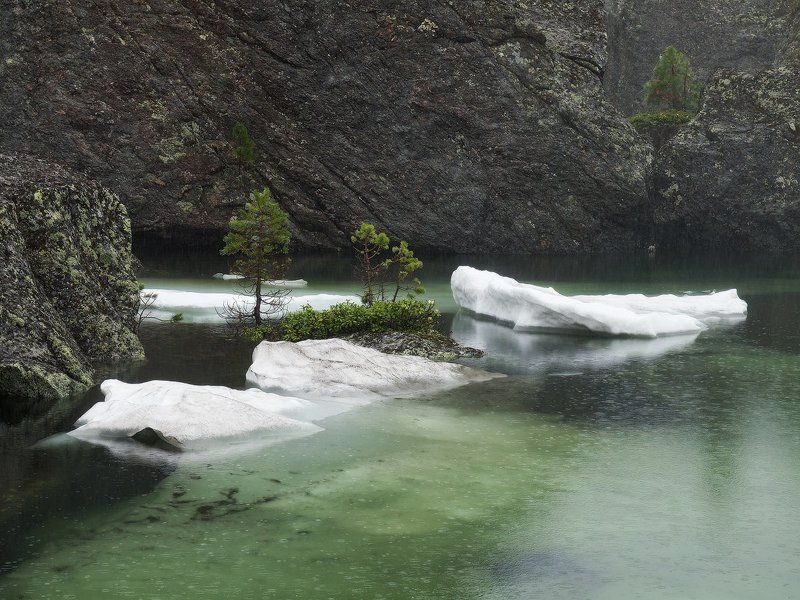 ...Дождь, между зимой и летом... фото превью