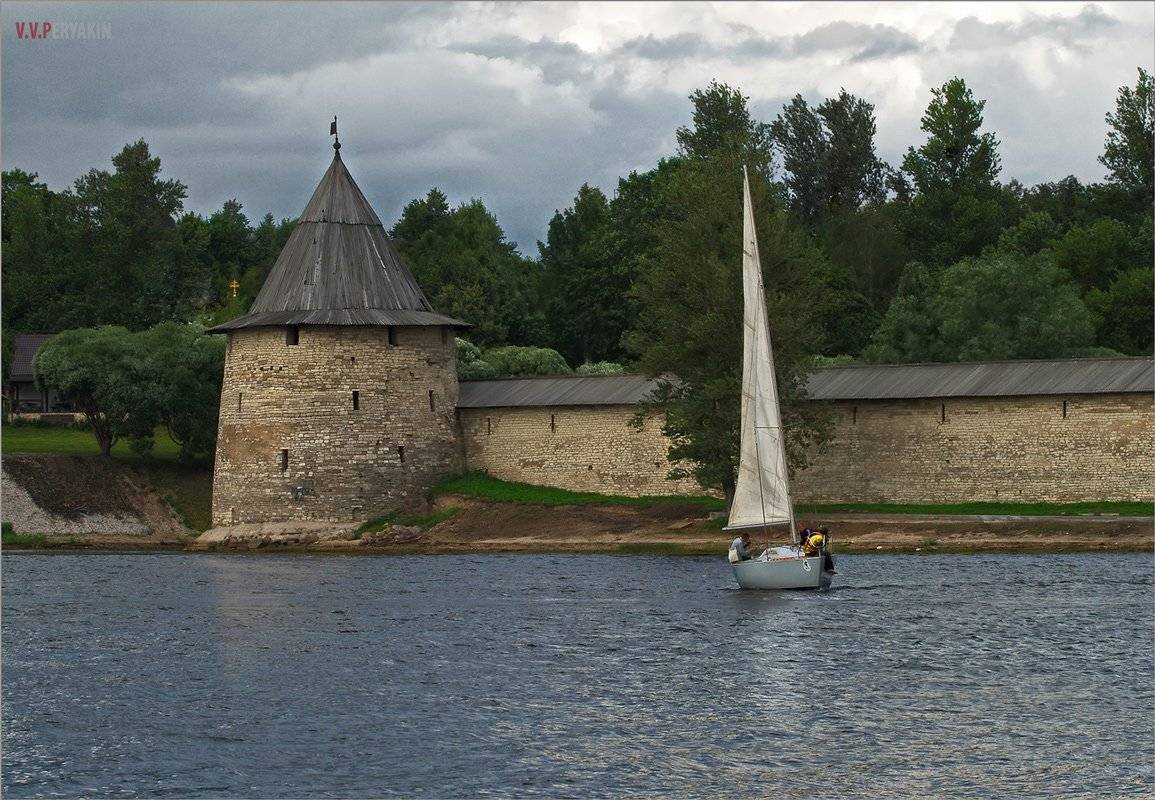 псков, россия, путешествия, яхта, кром, город река великая, Виктор Перякин