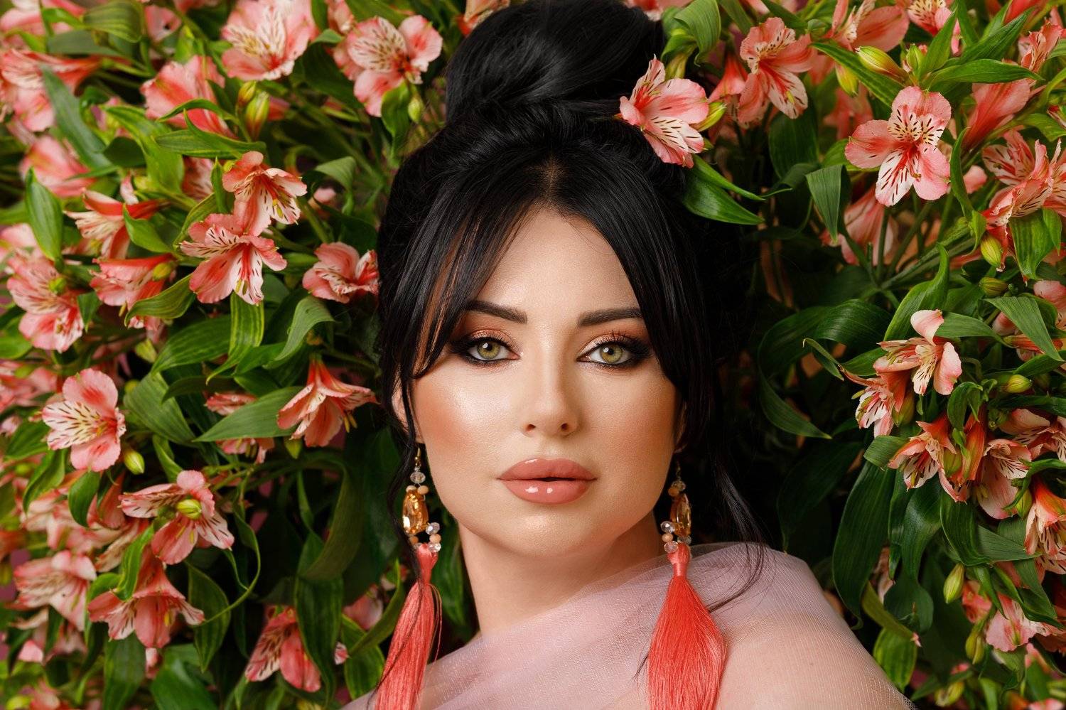 #girl #beauty #portrait #female #makeup #flowers, Мила Александрова