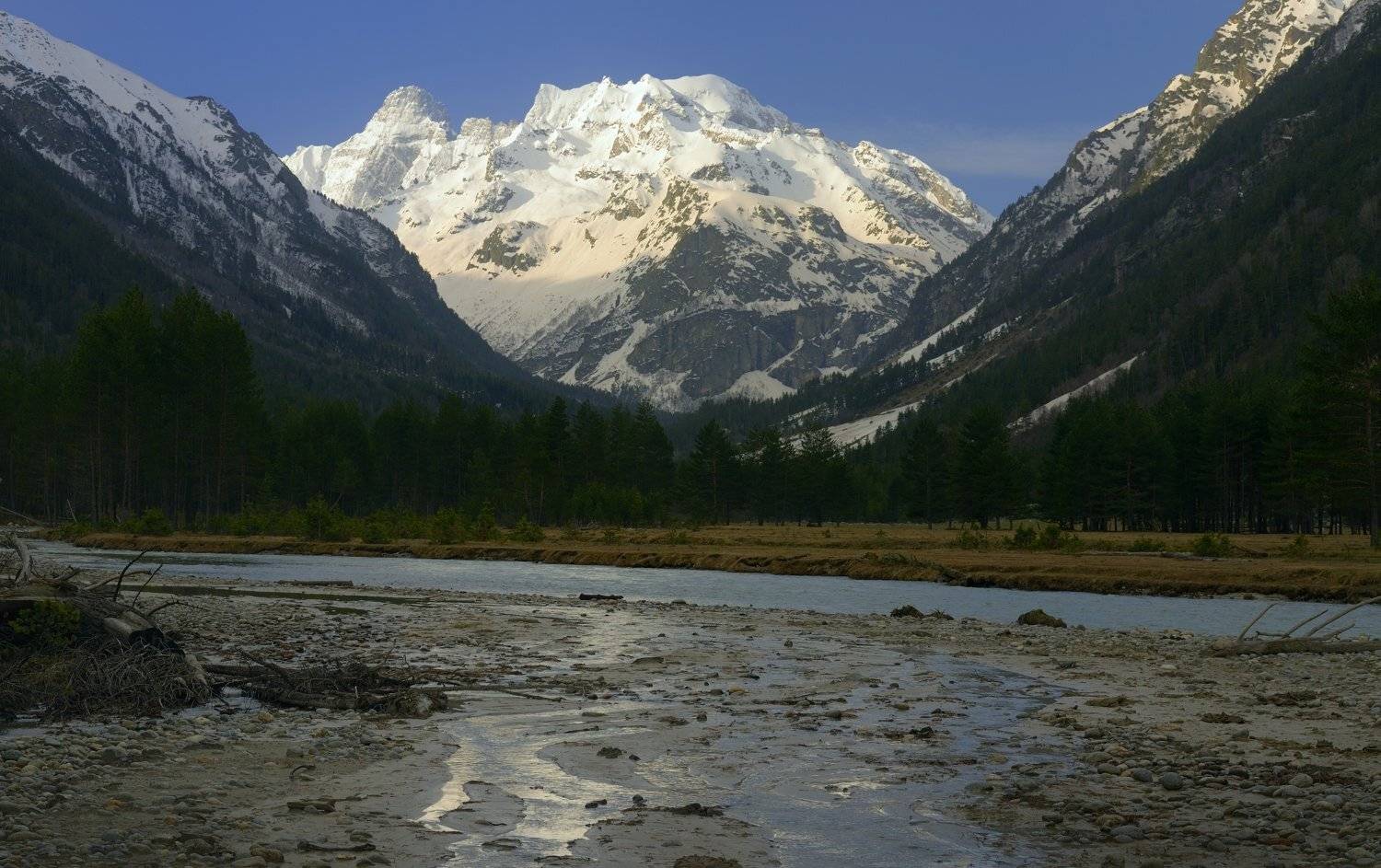 горы весна узункол утро, Александр Жарников