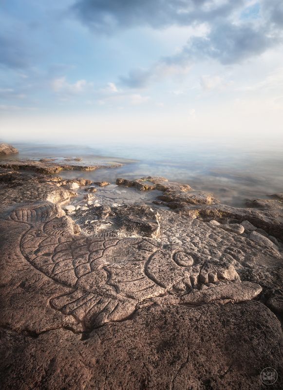 черное море, севастополь, крым Петроглифы мыса Херсонес фото превью