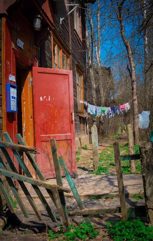 брусчатый поселок Весна пришла на Винтажную улицу фото превью
