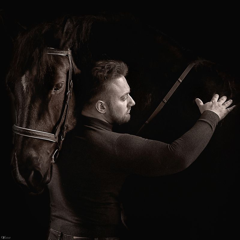 Мужской портрет мужчина и конь Дима и конь Сама_Тандем силы и мужественности фото превью