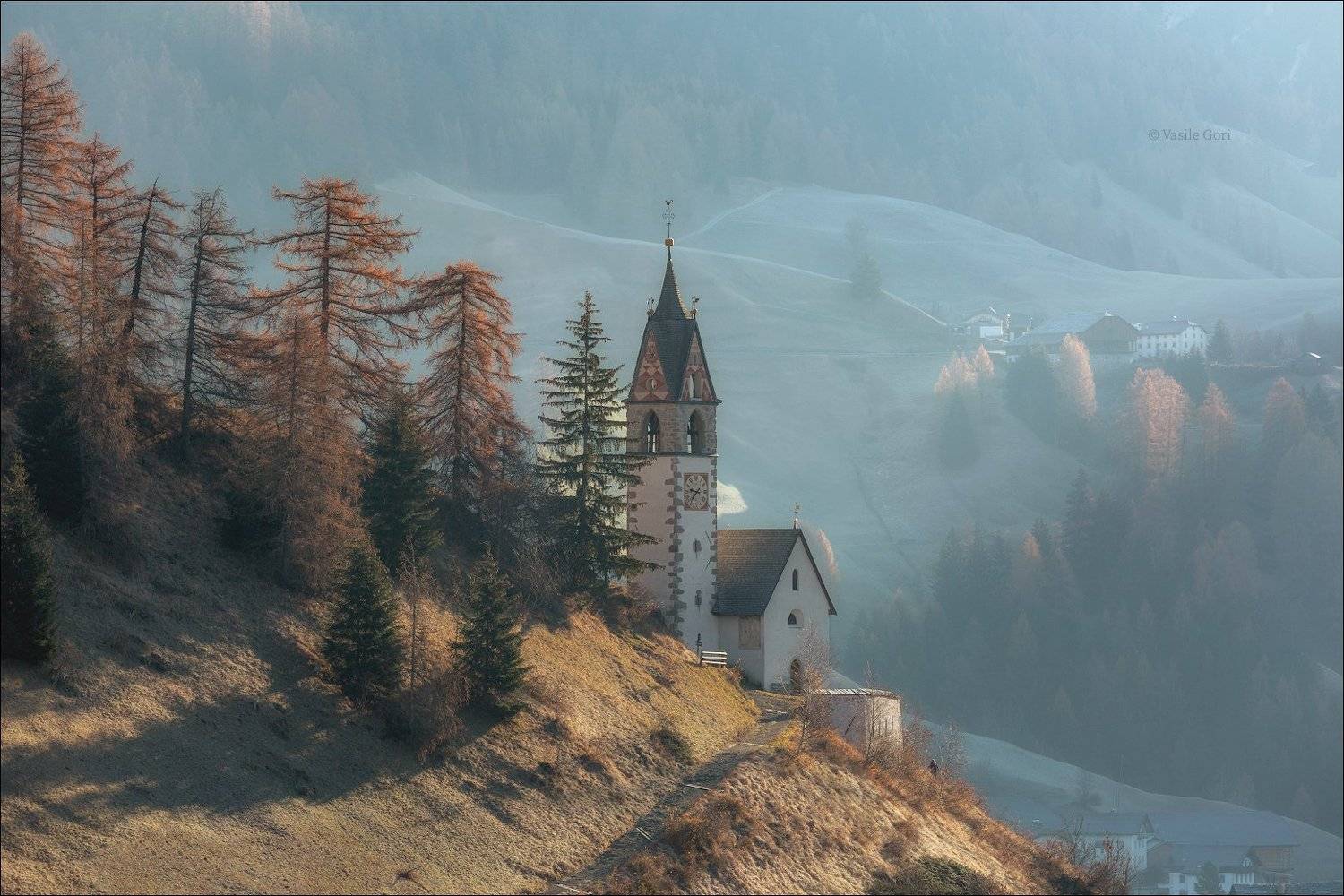 доломитовые альпы,tolpei,деревня,осень,италия,alps,santa barbara,церквушка,morning,colors,аlpine church, Василий Гори