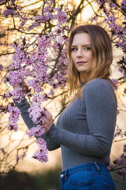 Paula & blossoms фото превью