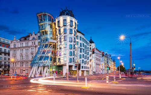 Танцующий дом / The Dancing House