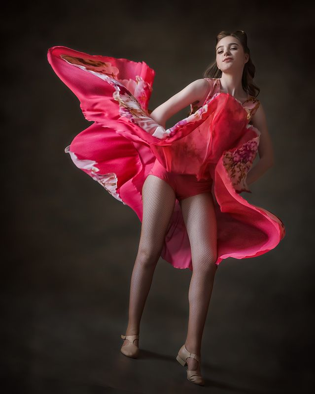 Танцы Танцовщица фото превью