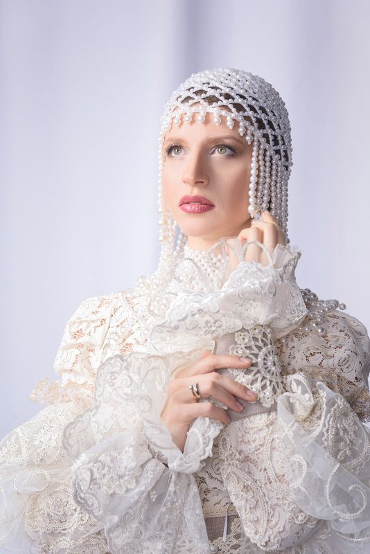 солнце, окно, красота, мода, fashion, платье, нежность, взгляд, русское народное, костюм, ретро, винтаж Фантазия фото превью