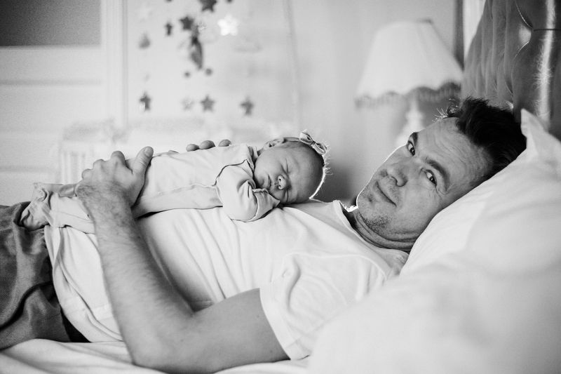 малышка,портрет,семейная фотография Папа и дочка фото превью