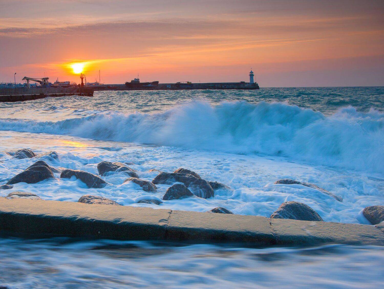 ялтинский маяк, крым, ялта, черное море, маяк, навигация, ялтинский залив, Serge Titov