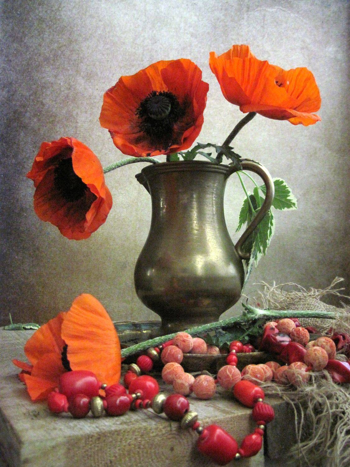 цветы, букет, маки, бусы, бижутерия, кораллы, кувшин, латунь, винтаж, рогожка, Наталия Тихомирова