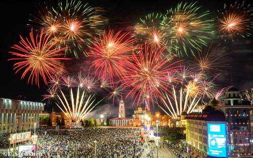 Тула салютует в День Победы!