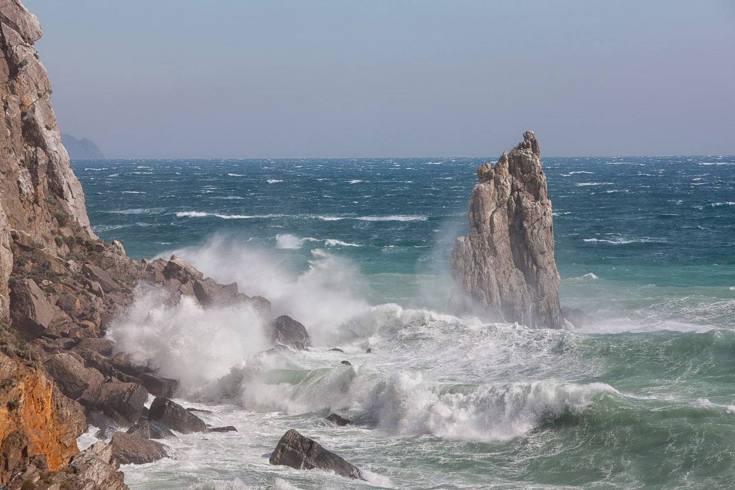 скала парус, ай-тодор, черное море, ялта, крым, ласточкино гнездо, море, пейзажи крыма, шторм, волна, Serge Titov